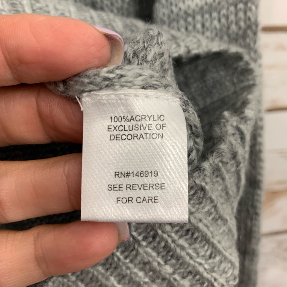 NWT Claud Chaser Light Gray Floral Sweater… - Picture 6 of 8